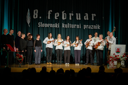 Nastop tamburašev in Navratilovih pevcev - Osrednja obcinska prireditev ob slovenskem kulturnem prazniku